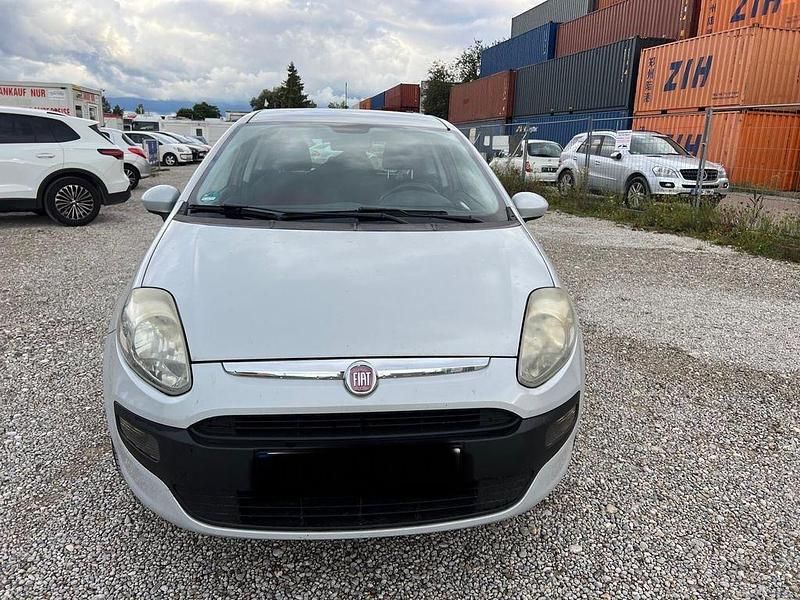 Weiß Gebraucht 2010 Fiat Punto Evo Dynamic Kleinwagen | 2.350 € (Guter Preis) - Bild 1/4