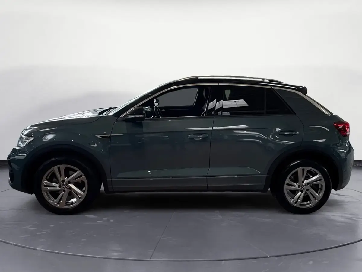 Gebraucht VW T-Roc R-line 150 PS (110 kW) 2025 Blau SUV