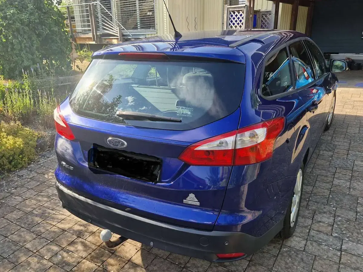 Gebraucht Ford Focus SYNC Edition 101 PS (74 kW) 2014 Blau Kombi