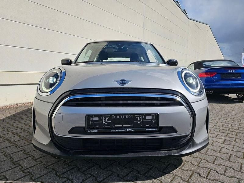 Gebraucht Mini Cooper Essential 136 PS (100 kW) 2023 Melting silver iii Kleinwagen