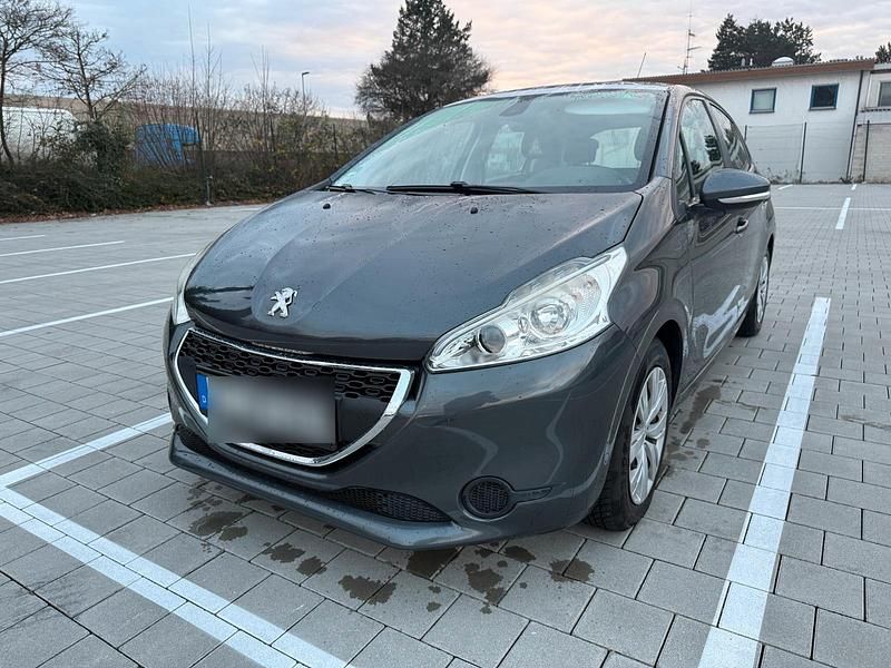 Grau Gebraucht 2014 Peugeot 208 Kleinwagen | 5.800 € (Fairer Preis) - Bild 1/4