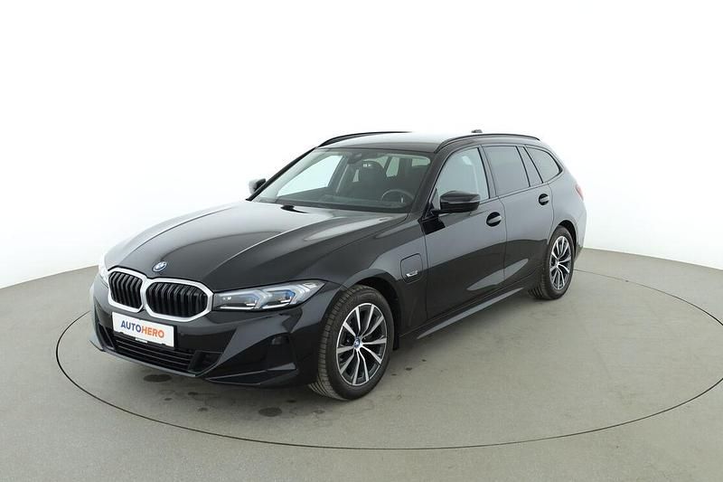Gebraucht BMW 330e 2023 Schwarz Kombi