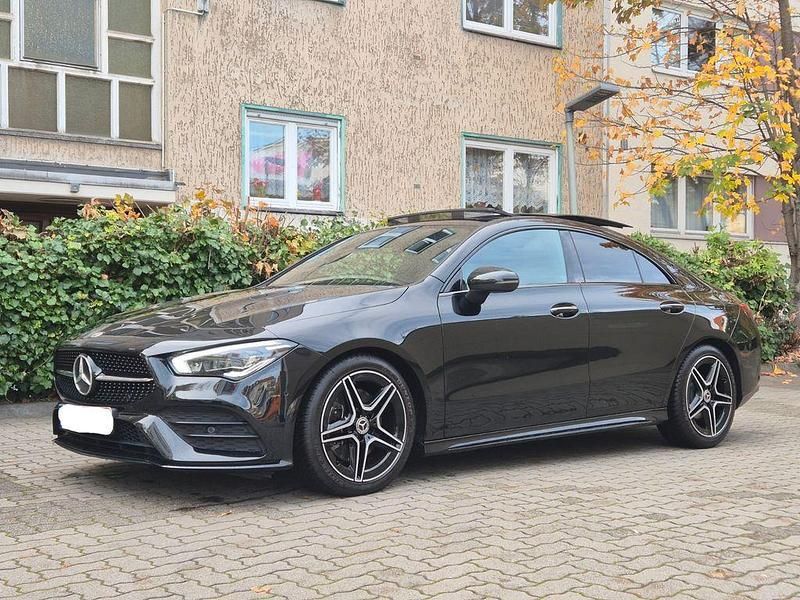 Schwarz Gebraucht 2021 Mercedes CLA200 AMG Limousine | 26.900 € (Fairer Preis) - Bild 1/4