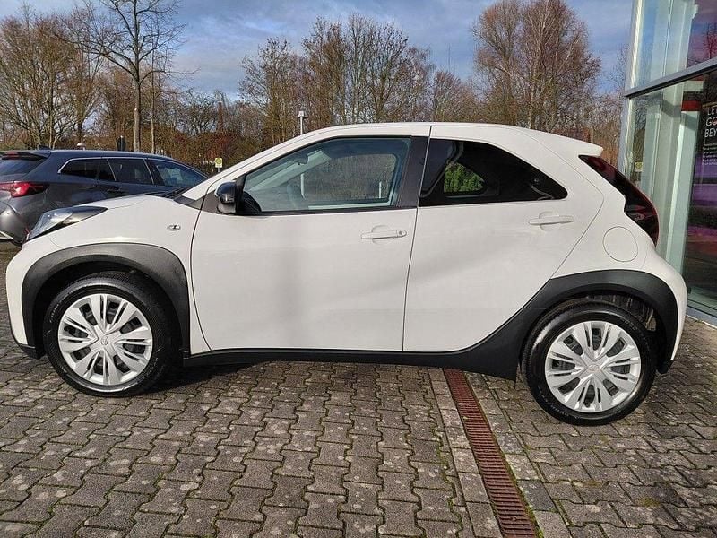 Gebraucht Toyota Aygo X X-play 72 PS (52 kW) 2022 Weiß SUV