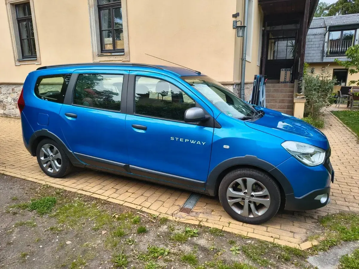 Używany Dacia Lodgy Stepway 109 KM (80 kW) 2016 Niebieski Minivan