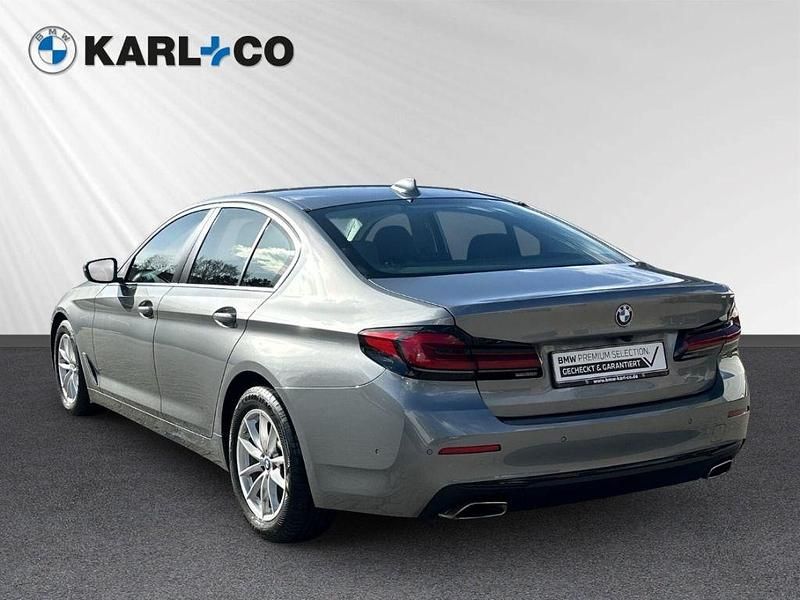 Gebraucht BMW 520 Sport Line 190 PS (139 kW) 2023 Skyscraper grau metallic Limousine
