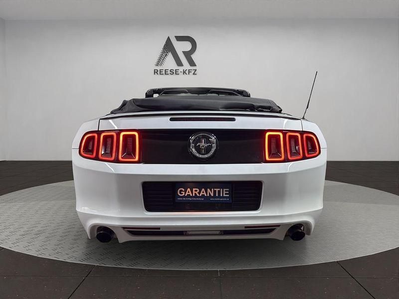 Gebraucht Ford Mustang 305 PS (224 kW) 2014 Weiß Cabrio