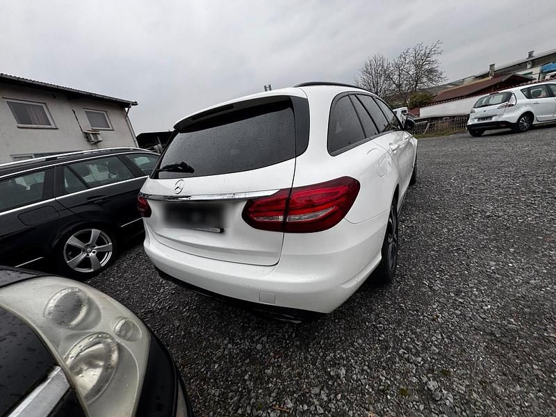 Gebraucht Mercedes C250 Night 204 PS (150 kW) 2015 Weiß Kombi