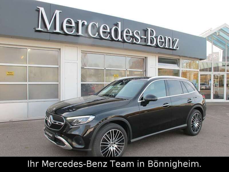 Obsidianschwarz Gebraucht 2023 Mercedes GLC200 SUV | 53.500 € (Teuer) - Bild 1/4