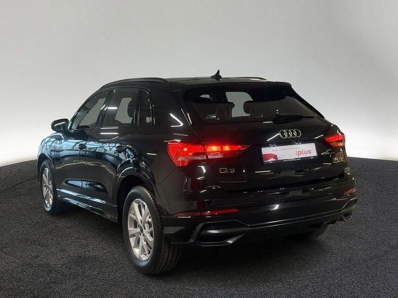 Second-hand Audi Q3 S-Line 150 CP (110 kW) 2022 Negru SUV