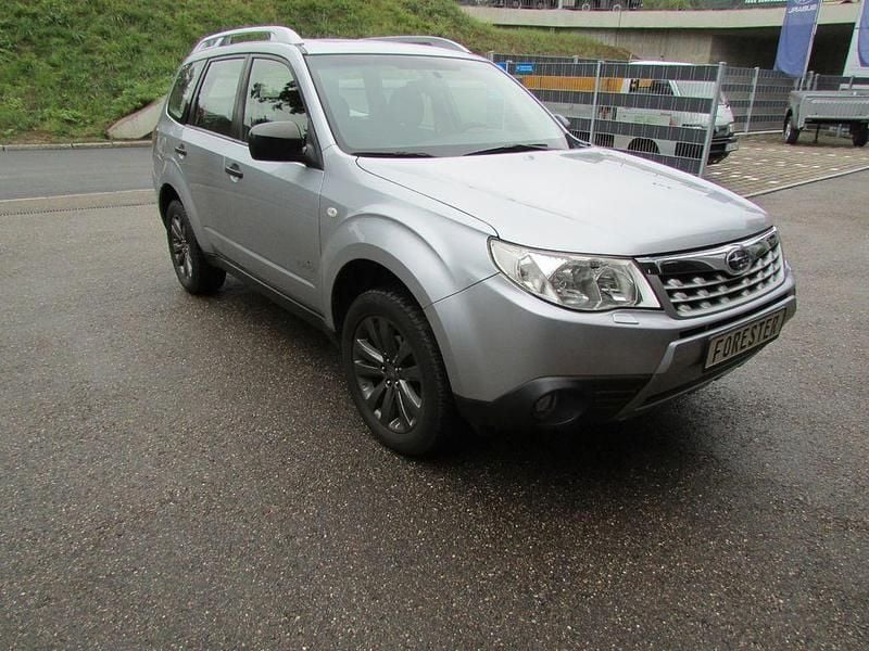 Silber Gebraucht 2012 Subaru Forester SUV | 9.500 € (Teuer) - Bild 1/4
