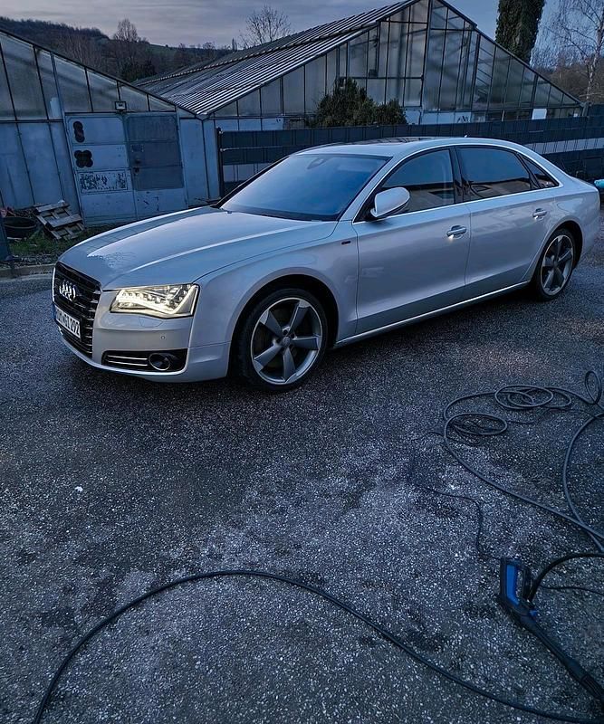 Grau Gebraucht 2013 Audi A8L Limousine | 26.000 € (Etwas zu teuer) - Bild 1/4