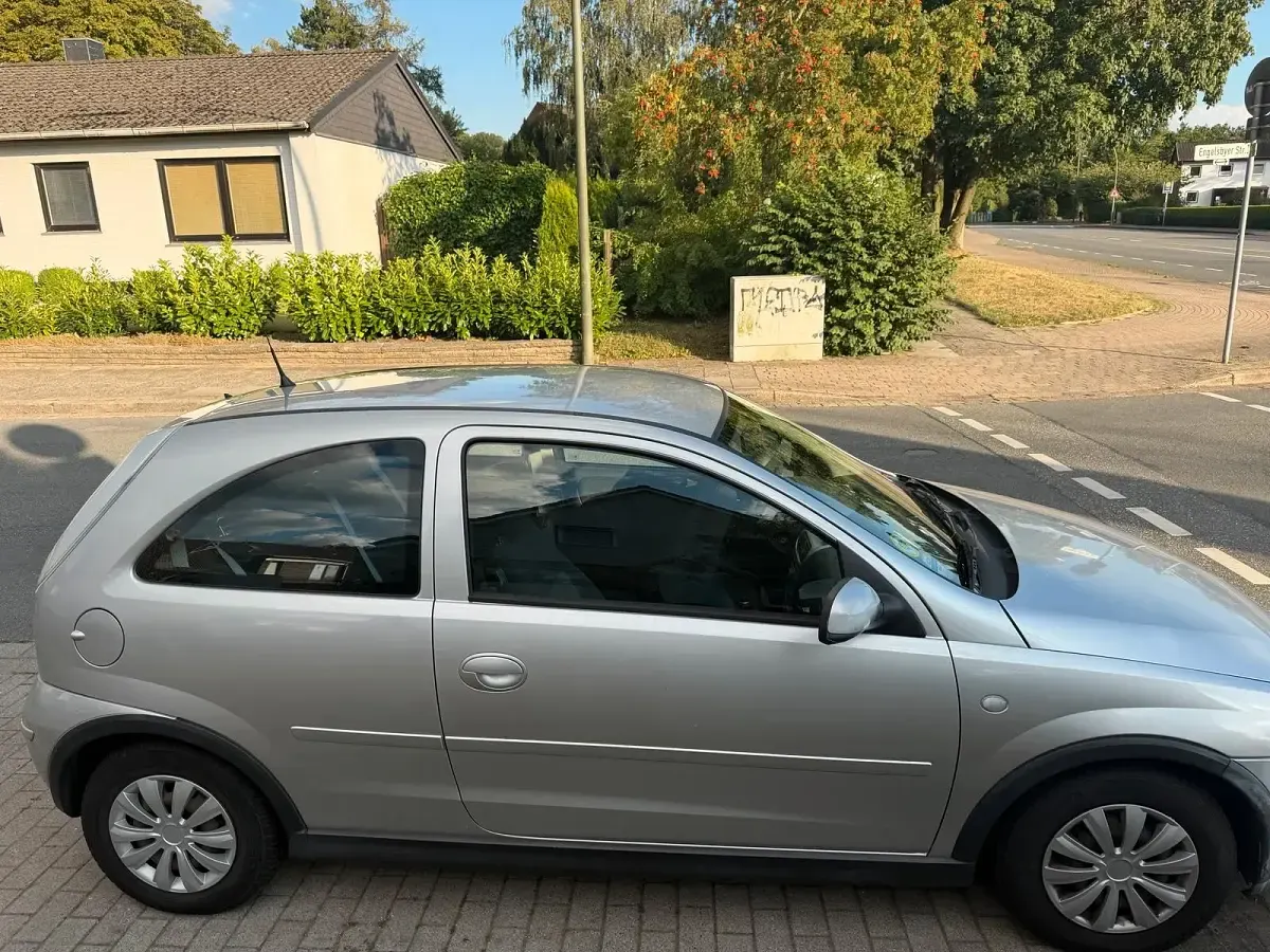 Gebraucht Opel Corsa 75 PS (55 kW) 2006 Silber Kleinwagen