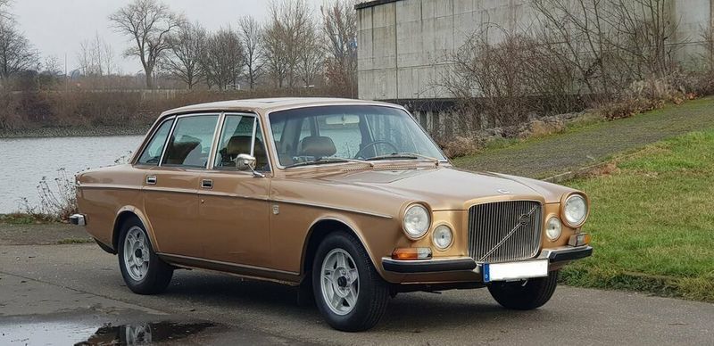d3ef9af7-3a3f-4236-a0f1-874f0a6a3014_volvo-164-e-automatik-gold-metallic-vollleder.jpg
