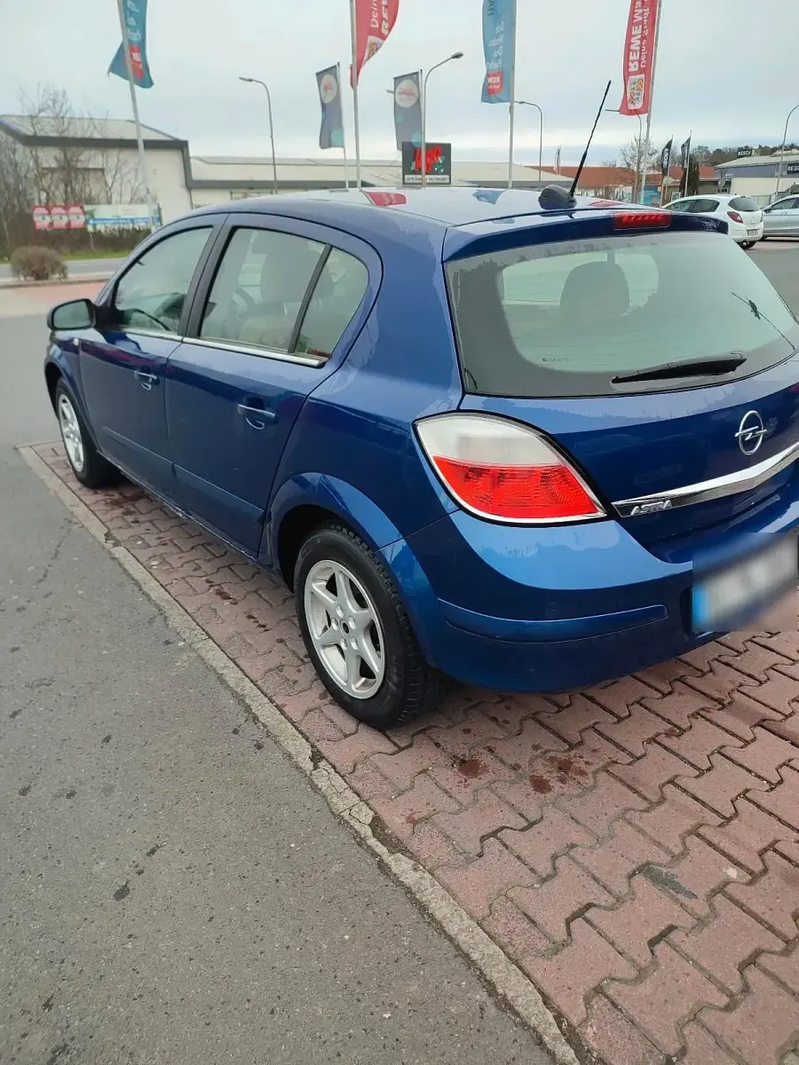 Gebraucht Opel Astra 125 PS (91 kW) 2004 Blau Kleinwagen