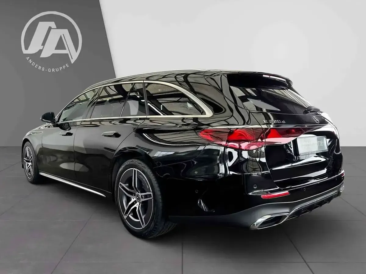Gebraucht Mercedes E220 AMG 197 PS (144 kW) 2024 Obsidianschwarz Kombi