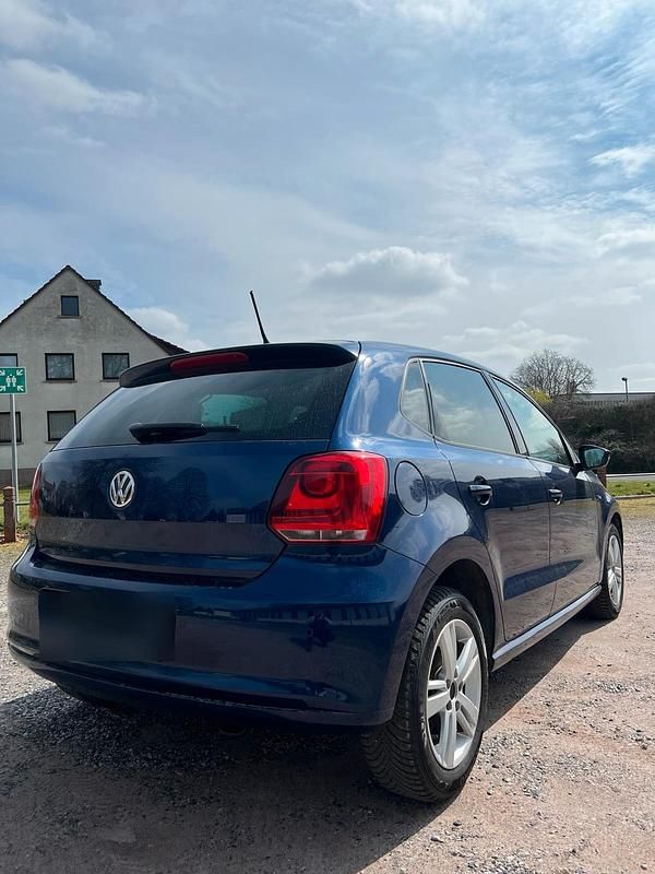 Gebraucht VW Polo Match 70 PS (51 kW) 2012 Blau Kleinwagen