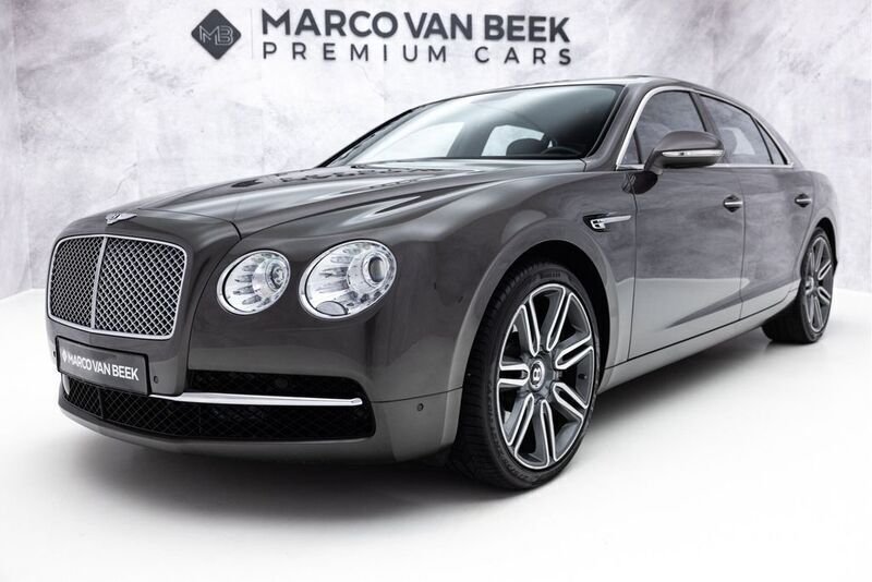 Grau Gebraucht 2016 Bentley Flying Spur Limousine | 53.750 € - Bild 1/4
