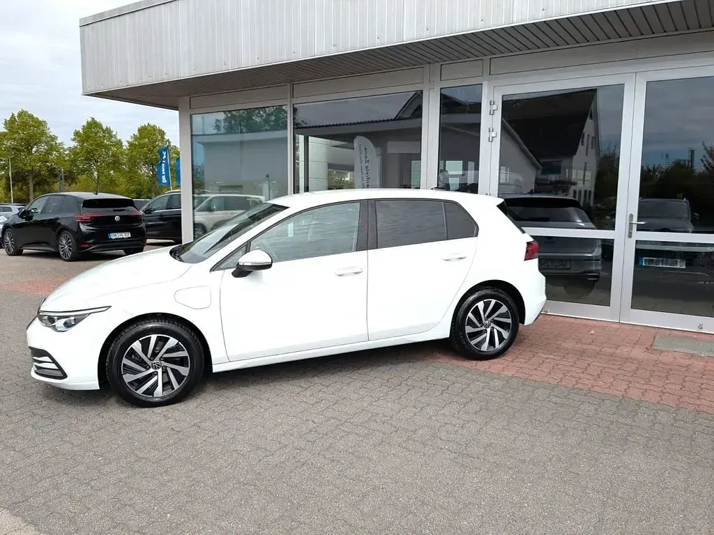 Gebraucht VW Golf VIII Style 150 PS (110 kW) 2022 Weiß Limousine