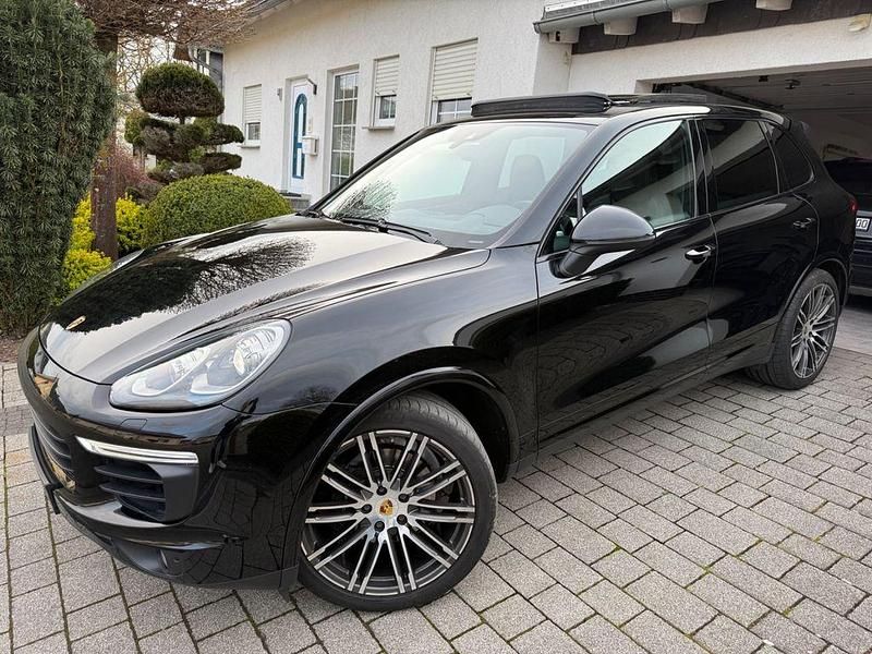 Second-hand Porsche Cayenne 262 CP (192 kW) 2017 Negru SUV