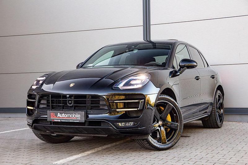 Schwarz Gebraucht 2016 Porsche Macan Turbo Chrono SUV | 43.990 € (Etwas zu teuer) - Bild 1/4