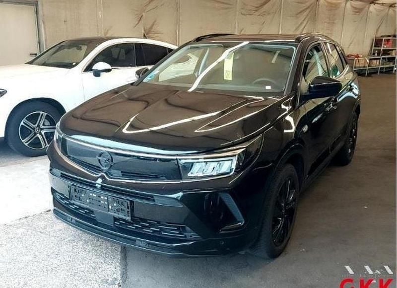 Schwarz lackierung schwarz perla nera/me (metallic) Gebraucht 2024 Opel Grandland X SUV | 23.980 € (Guter Preis) - Bild 1/4