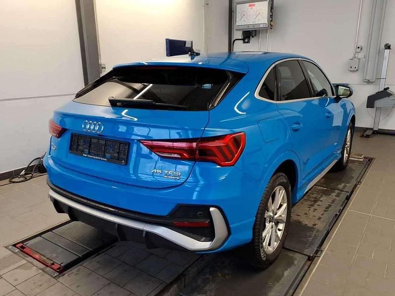 Gebraucht Audi Q3 Sportback S-Line 245 PS (180 kW) 2022 Turboblau SUV