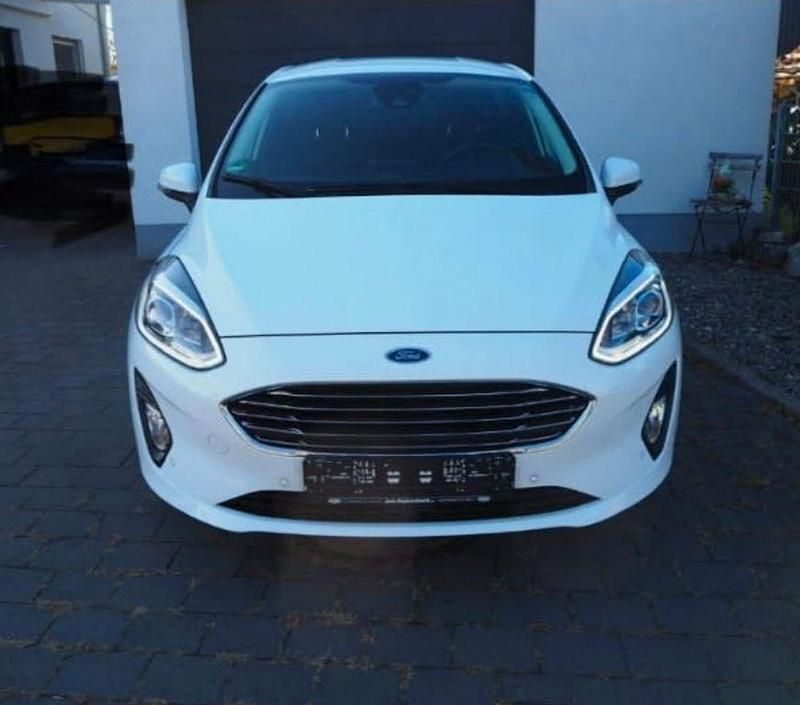 Gebraucht Ford Fiesta Titanium 125 PS (91 kW) 2017 Weiß Limousine