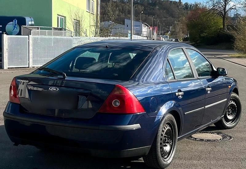 Gebraucht Ford Mondeo 110 PS (80 kW) 2001 Blau Limousine