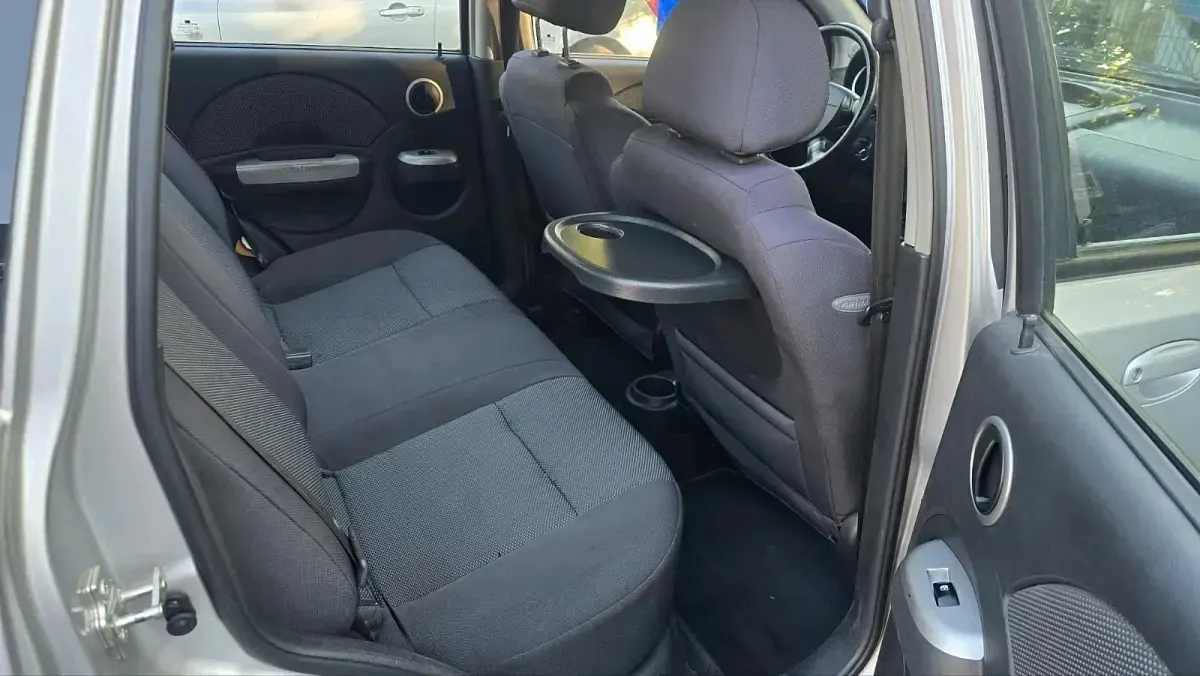 Gebraucht Chevrolet Kalos 94 PS (69 kW) 2007 Silber Limousine