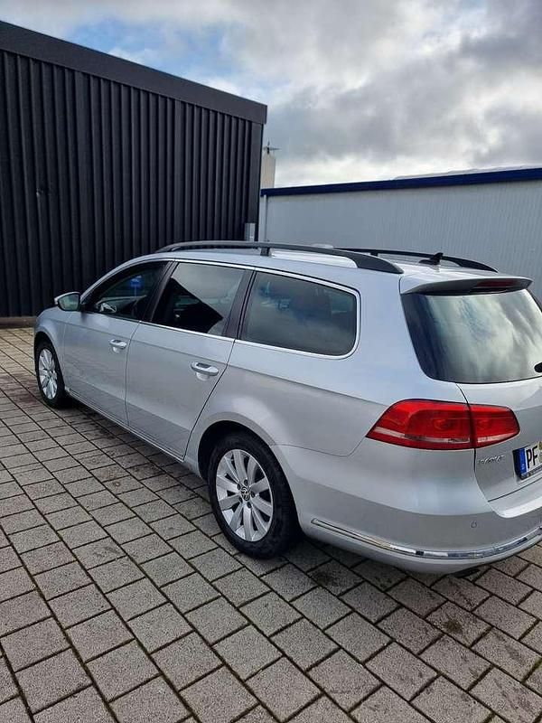 Gebraucht VW Passat Comfortline 122 PS (89 kW) 2011 Grau Kombi