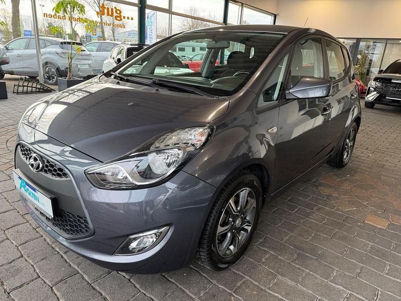 Gebraucht Hyundai ix20 125 PS (91 kW) 2017 Grau Kleinwagen