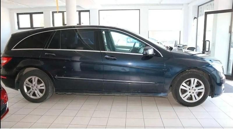 Schwarz Gebraucht 2010 Mercedes R350 Van / Kleinbus | 6.500 € (Superpreis) - Bild 1/4