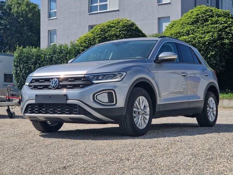 Silber Gebraucht 2022 VW T-Roc Life SUV | 26.790 € - Bild 1/3