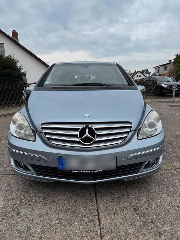 Blau Gebraucht 2005 Mercedes B200 Van / Kleinbus | 4.100 € (Superpreis) - Bild 1/4