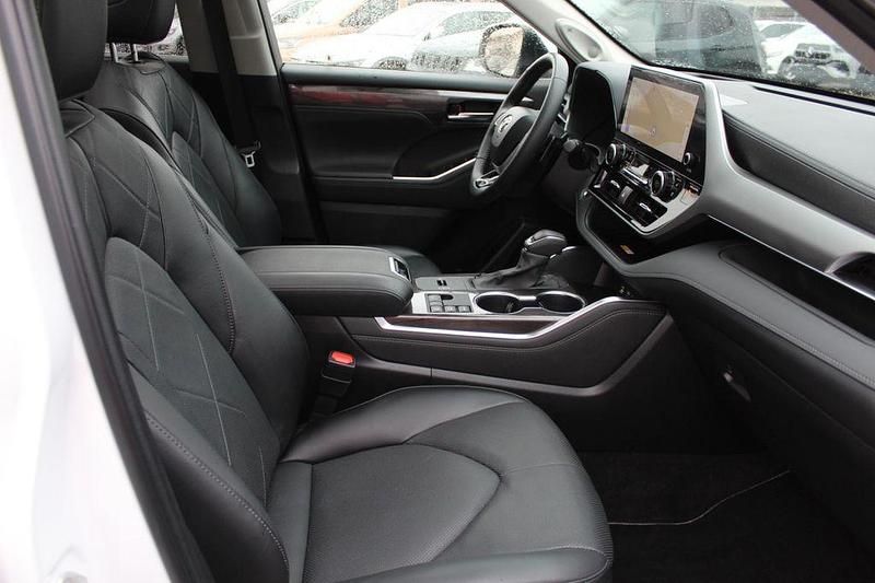 Gebraucht Toyota Highlander Hybrid Luxury 247 PS (181 kW) 2024 Weiß SUV