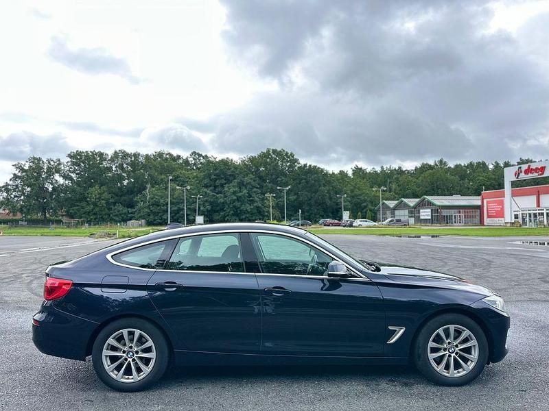 Gebraucht BMW 325 Gran Turismo Advantage 224 PS (164 kW) 2018 Blau Limousine