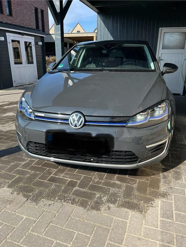 Gebraucht VW e-Golf 100 kW (136 PS) 2020 Grau Kleinwagen