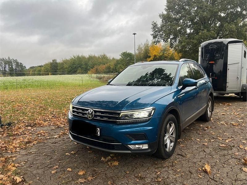Blau Gebraucht 2016 VW Tiguan Highline SUV | 16.200 € (Fairer Preis) - Bild 1/3