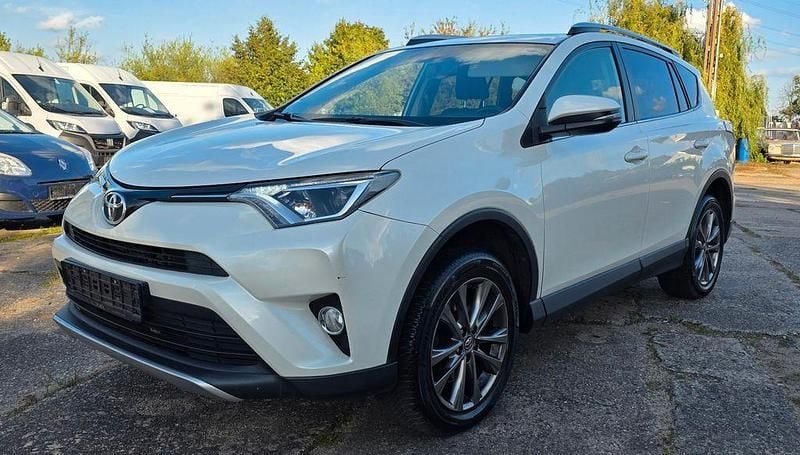 Weiß Gebraucht 2016 Toyota RAV4 Edition SUV | 15.590 € (Fairer Preis) - Bild 1/4