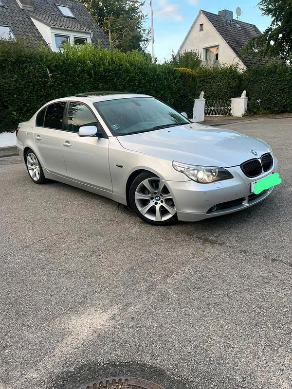 Silber Gebraucht 2003 BMW 530 Limousine | 3.500 € (Guter Preis) - Bild 1/4