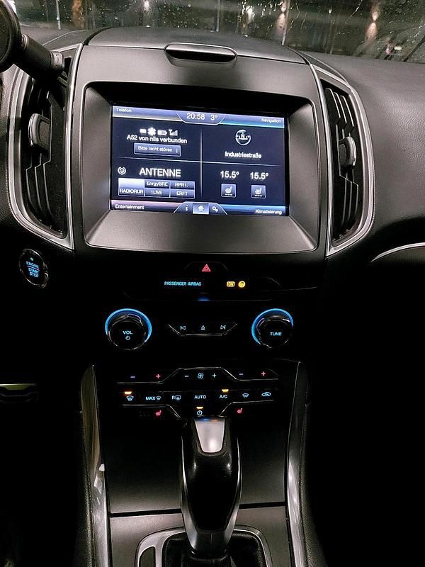 Gebraucht Ford S-MAX S 180 PS (132 kW) 2016 Weiß Van / Kleinbus