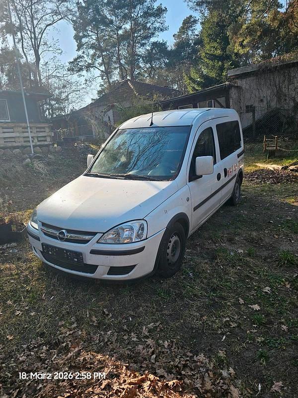 Gebraucht Opel Combo 75 PS (55 kW) 2009 Weiß Van / Kleinbus