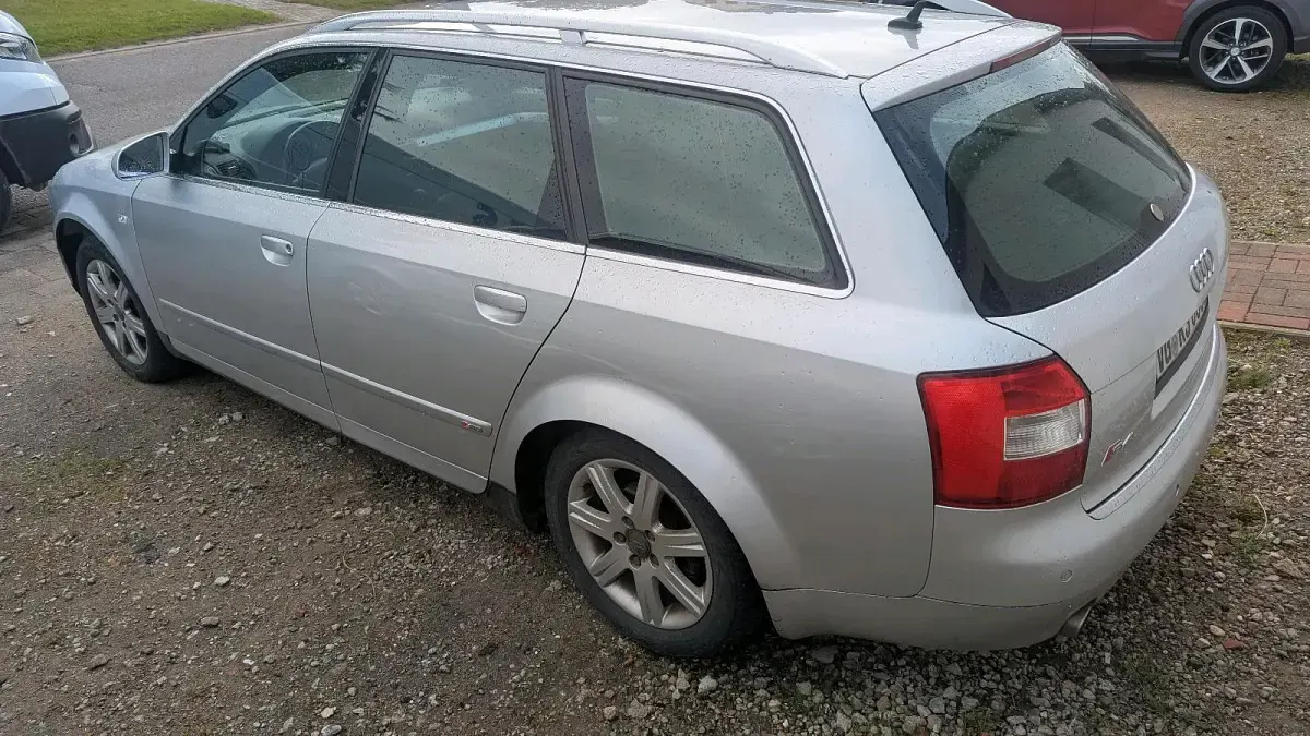Käytetty Audi A4 220 HP (161 kW) 2001 Hopea Farmari