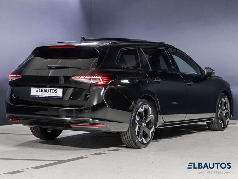 Neu Skoda Superb 193 PS (141 kW) 2025 Ebony schwarz Kombi