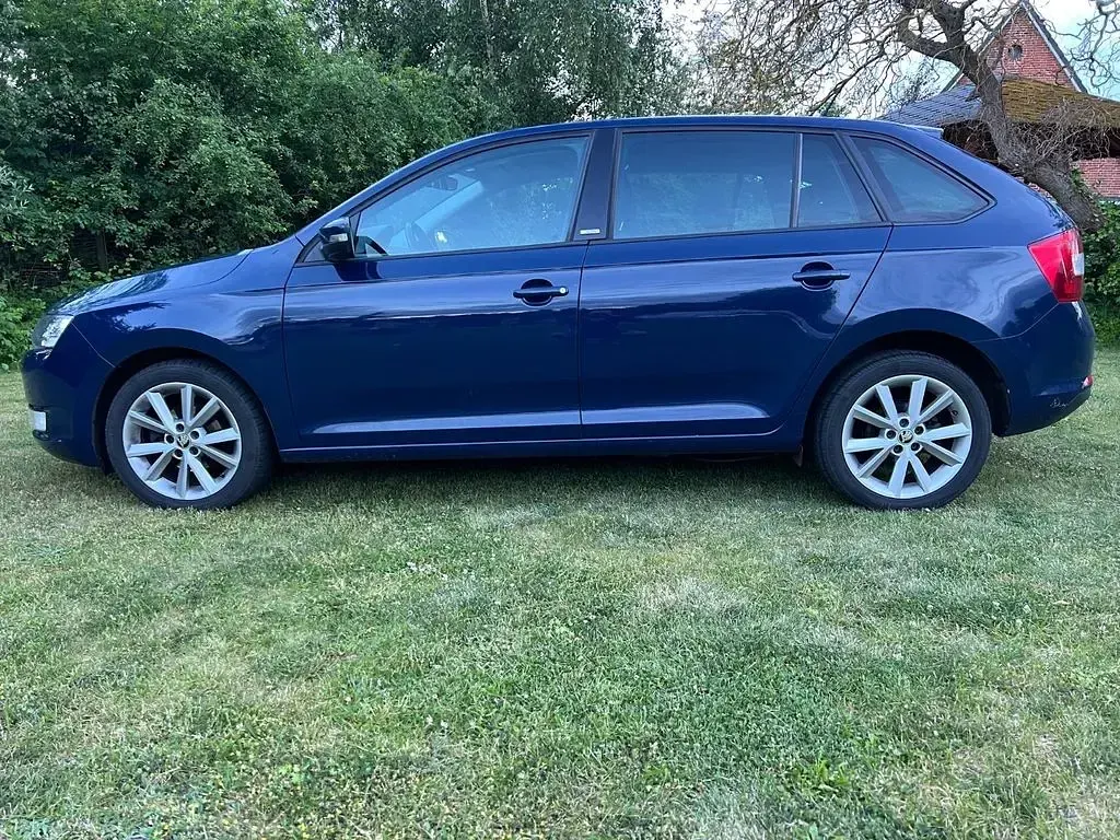 Gebraucht Skoda Rapid Joy 90 PS (66 kW) 2016 Blau Kleinwagen