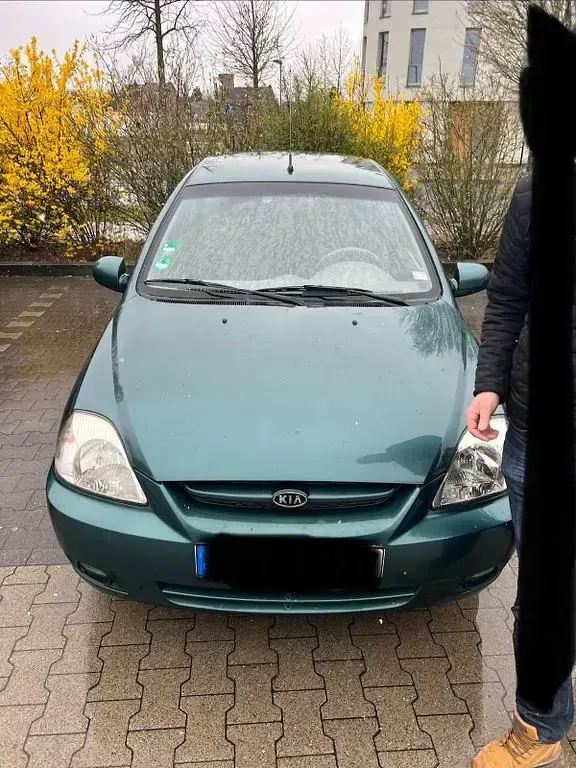 Usata Kia Rio 82 CV (60 kW) 2004 Verde Berlina