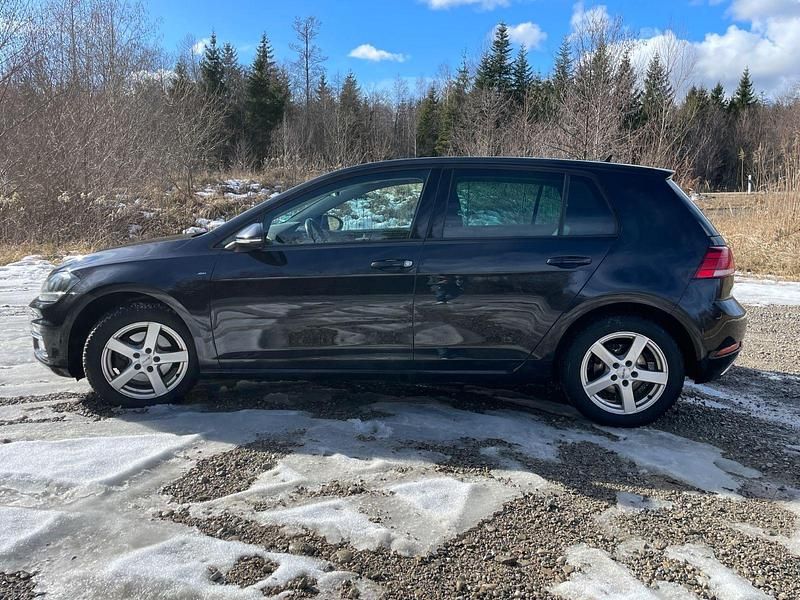 Gebraucht VW Golf VII Join 116 PS (85 kW) 2018 Schwarz Limousine