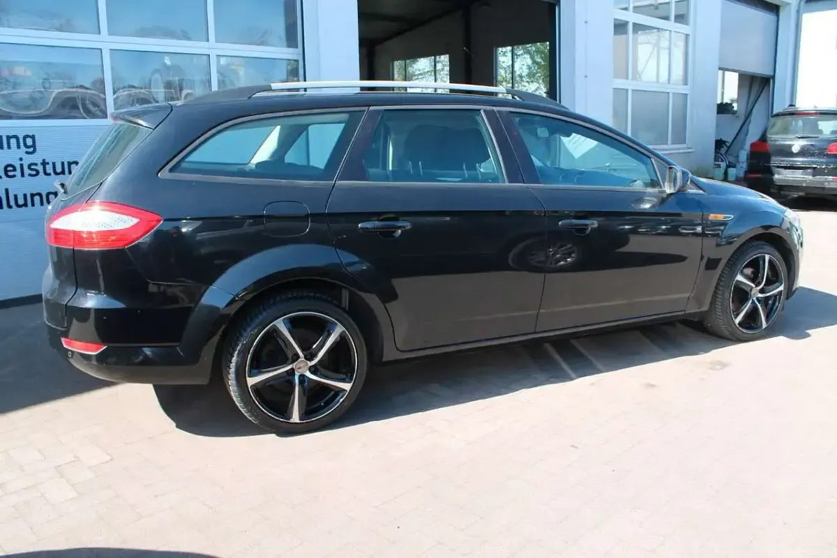 Gebraucht Ford Mondeo Trend 125 PS (91 kW) 2009 Schwarz Kombi
