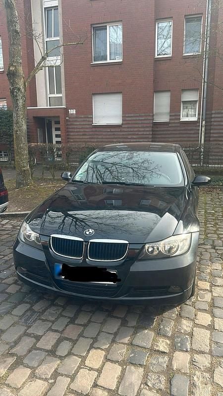 Gebraucht BMW 318 129 PS (94 kW) 2008 Schwarz Limousine